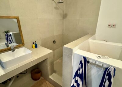 The Penthouse Villa Paje Full Bathroom 1